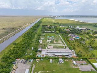 18690 SW 100th St, Miami, FL 33196