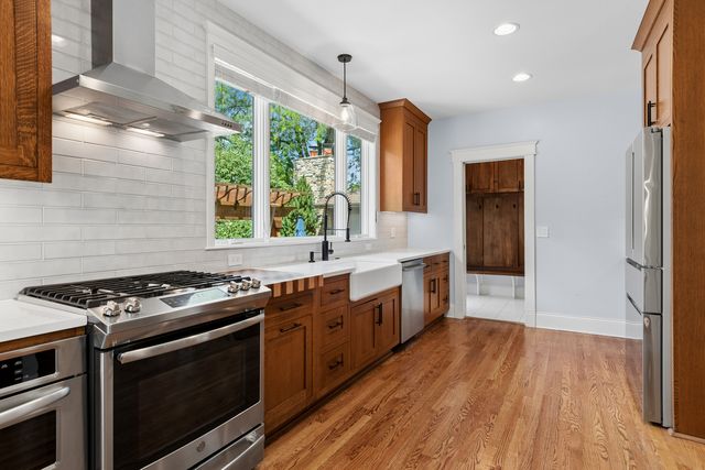 4812 Stonewall Avenue, Downers Grove, IL 60515