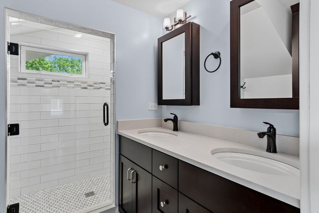 4812 Stonewall Avenue, Downers Grove, IL 60515