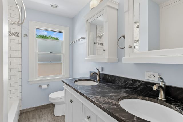 4812 Stonewall Avenue, Downers Grove, IL 60515