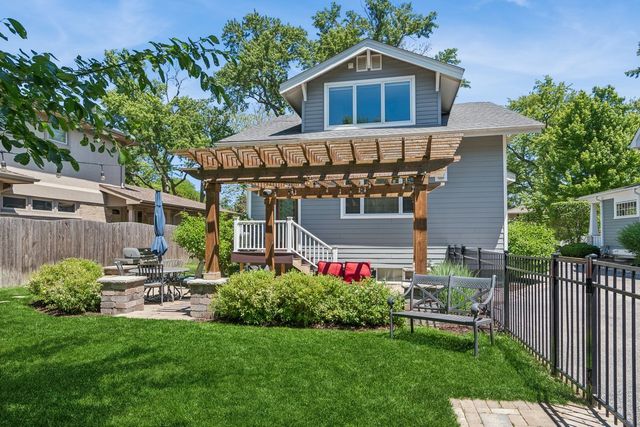 4812 Stonewall Avenue, Downers Grove, IL 60515