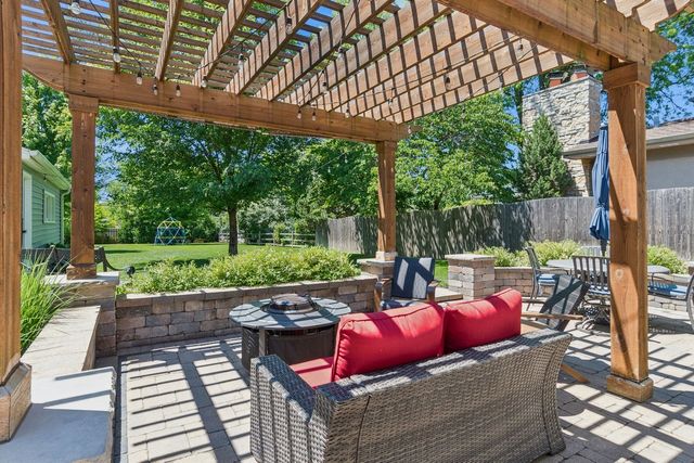 4812 Stonewall Avenue, Downers Grove, IL 60515