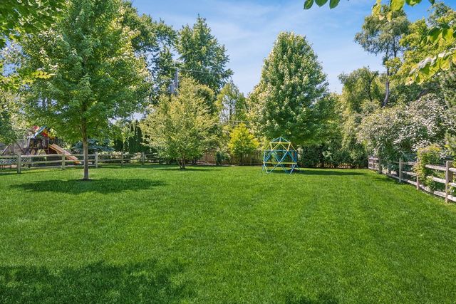 4812 Stonewall Avenue, Downers Grove, IL 60515