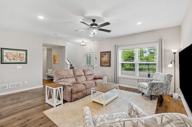 3006 Hemingway Drive, Chaska, MN 55318
