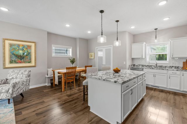 3006 Hemingway Drive, Chaska, MN 55318