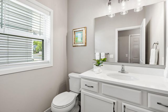 3006 Hemingway Drive, Chaska, MN 55318