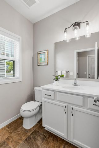3006 Hemingway Drive, Chaska, MN 55318
