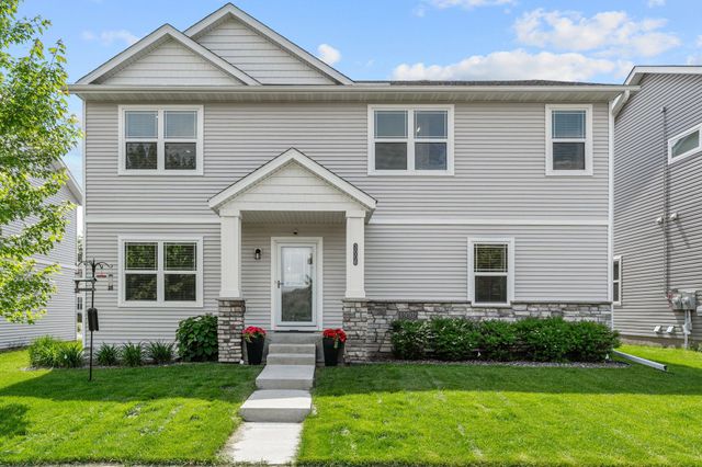 3006 Hemingway Drive, Chaska, MN 55318