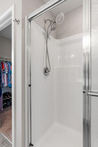 3006 Hemingway Drive, Chaska, MN 55318