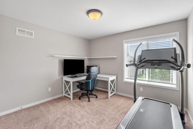 3006 Hemingway Drive, Chaska, MN 55318