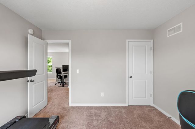 3006 Hemingway Drive, Chaska, MN 55318