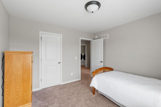 3006 Hemingway Drive, Chaska, MN 55318