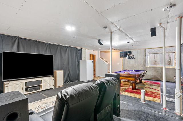 3006 Hemingway Drive, Chaska, MN 55318