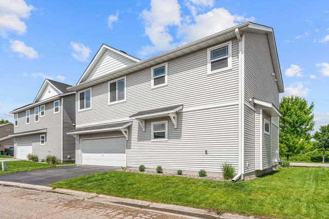3006 Hemingway Drive, Chaska, MN 55318
