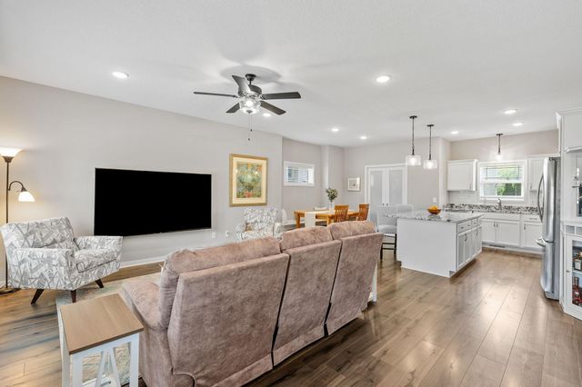 3006 Hemingway Drive, Chaska, MN 55318