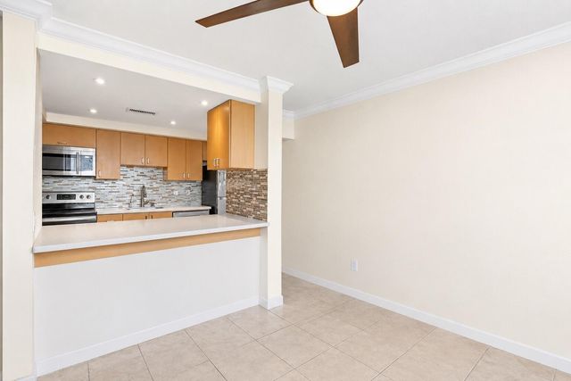 9470 Live Oak Place 409, Davie, FL 33324