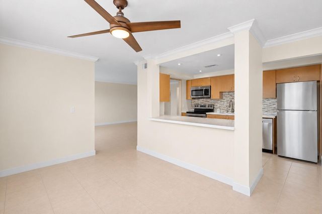 9470 Live Oak Place 409, Davie, FL 33324