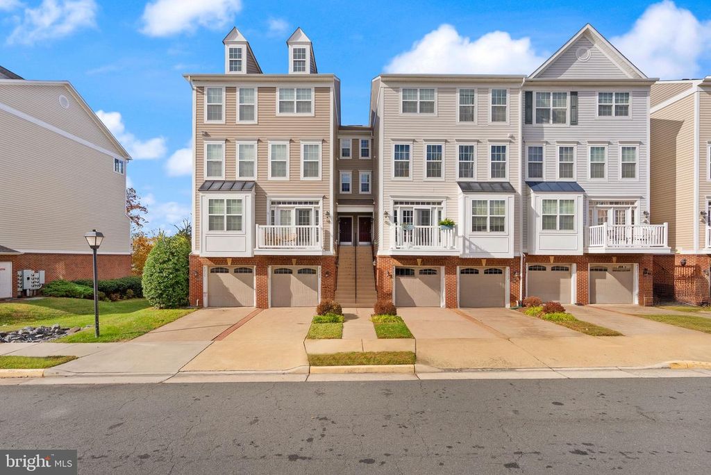 45752 WINDING BRANCH TER, Sterling, VA 20166