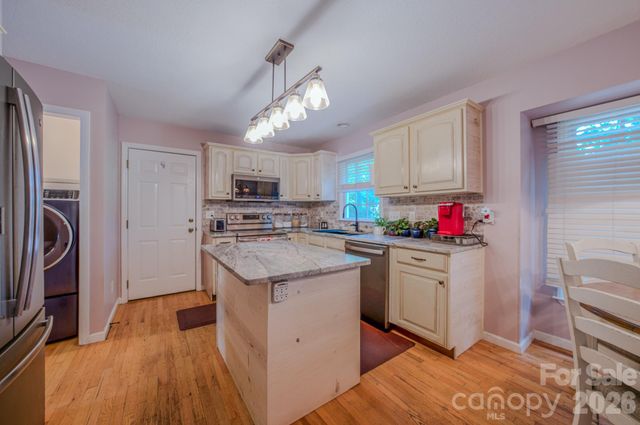 303 Theron Court, Candler, NC 28715