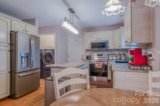 303 Theron Court, Candler, NC 28715