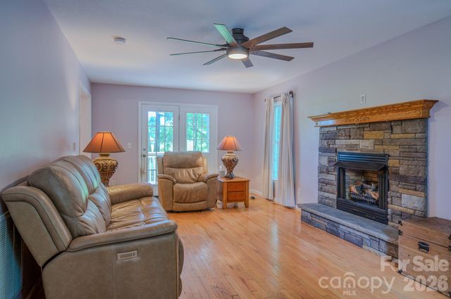 303 Theron Court, Candler, NC 28715