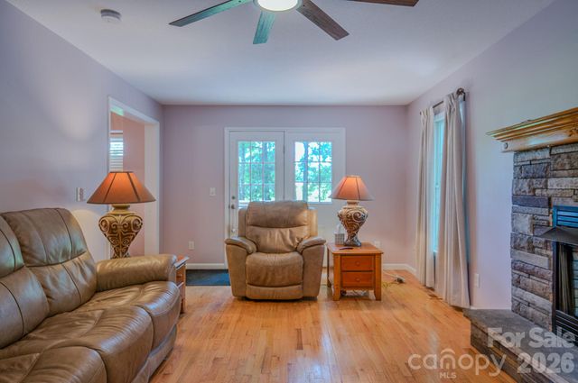 303 Theron Court, Candler, NC 28715