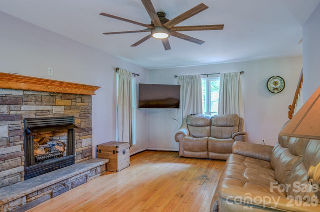 303 Theron Court, Candler, NC 28715