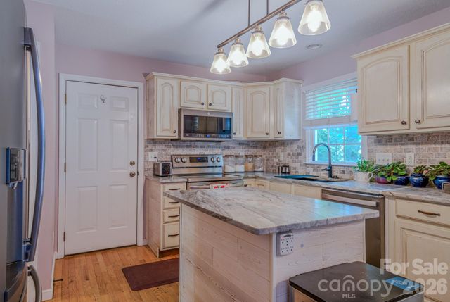 303 Theron Court, Candler, NC 28715