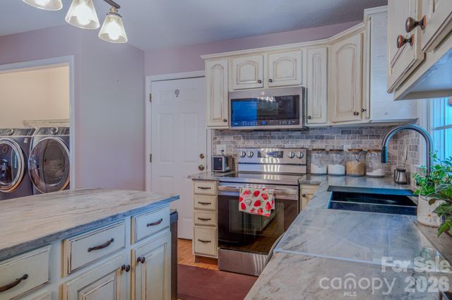 303 Theron Court, Candler, NC 28715