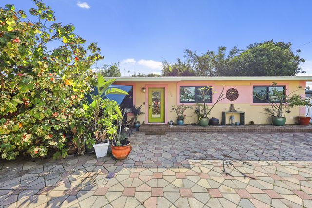 112 San Juan Drive, Palm Springs, FL 33461
