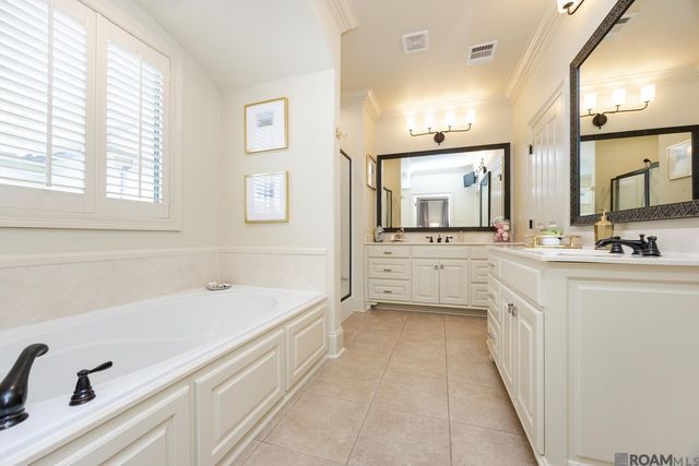 9535 Magnolia Crossing Dr, Greenwell Springs, LA 70739