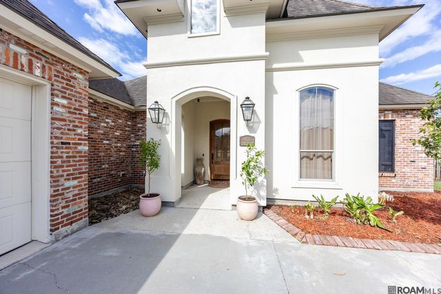 9535 Magnolia Crossing Dr, Greenwell Springs, LA 70739