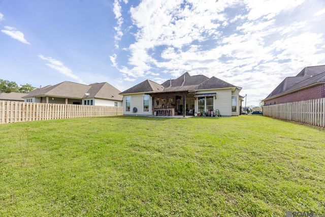 9535 Magnolia Crossing Dr, Greenwell Springs, LA 70739