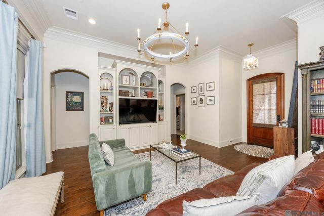 9535 Magnolia Crossing Dr, Greenwell Springs, LA 70739