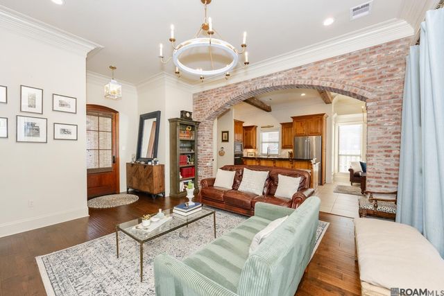 9535 Magnolia Crossing Dr, Greenwell Springs, LA 70739