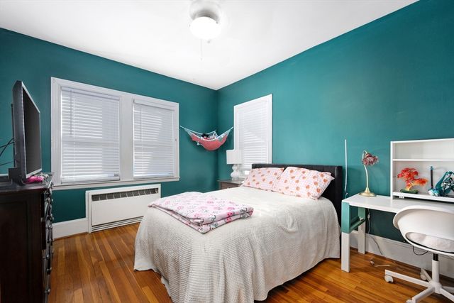 29 Waldo St, New Bedford, MA 02745