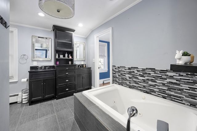 29 Waldo St, New Bedford, MA 02745