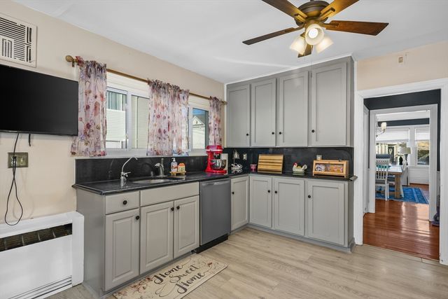 29 Waldo St, New Bedford, MA 02745