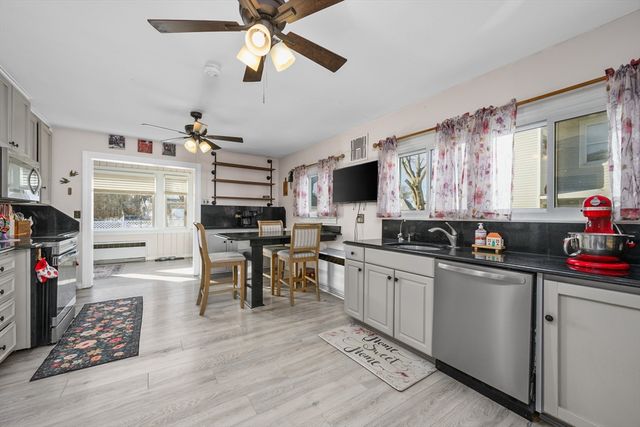 29 Waldo St, New Bedford, MA 02745