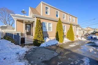 29 Waldo St, New Bedford, MA 02745