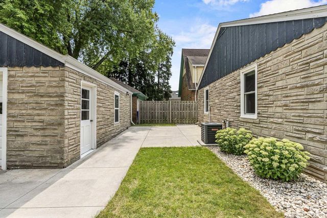 413 E GRANT STREET, Appleton, WI 54911