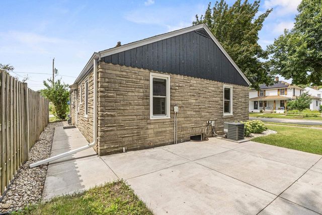 413 E GRANT STREET, Appleton, WI 54911