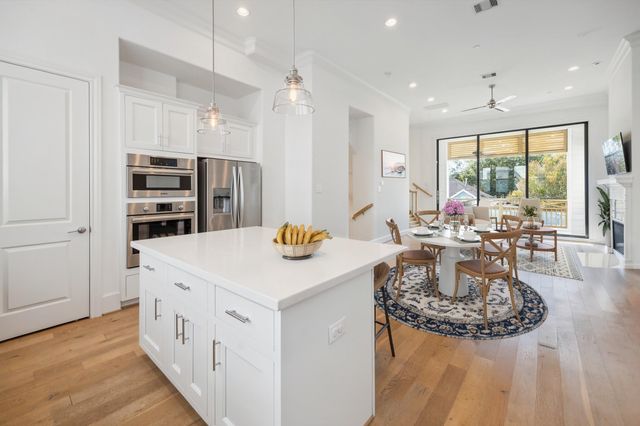 2714 Harvard Street, Houston, TX 77008