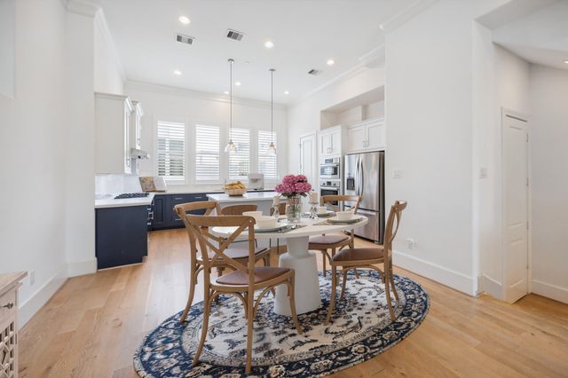2714 Harvard Street, Houston, TX 77008