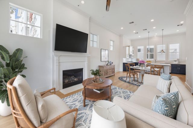 2714 Harvard Street, Houston, TX 77008