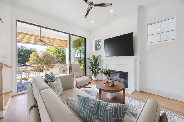 2714 Harvard Street, Houston, TX 77008