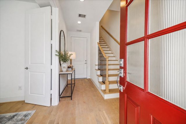 2714 Harvard Street, Houston, TX 77008