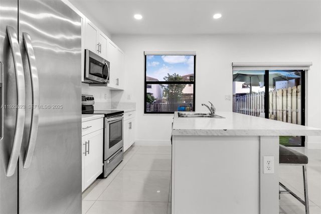 25447 SW 109th Ave, Homestead, FL 33032