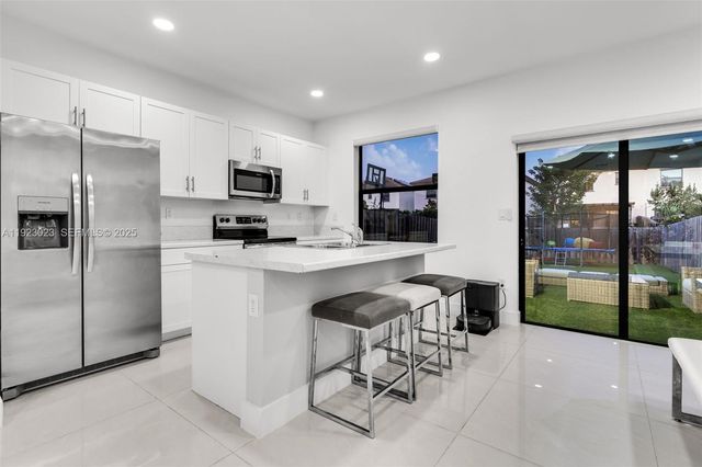 25447 SW 109th Ave, Homestead, FL 33032