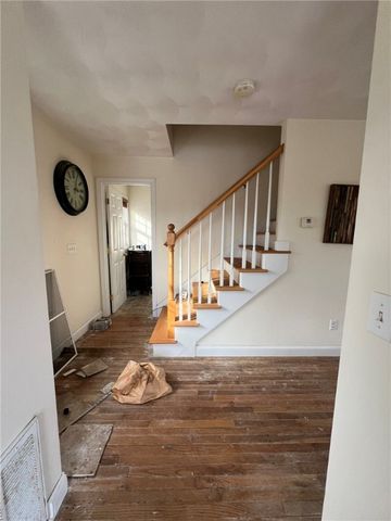 140 Lake View Road, Cranston, RI 02920